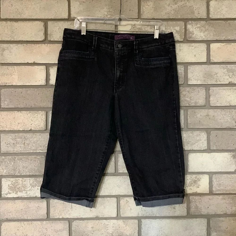 3for$20 long shorts capri length size 8